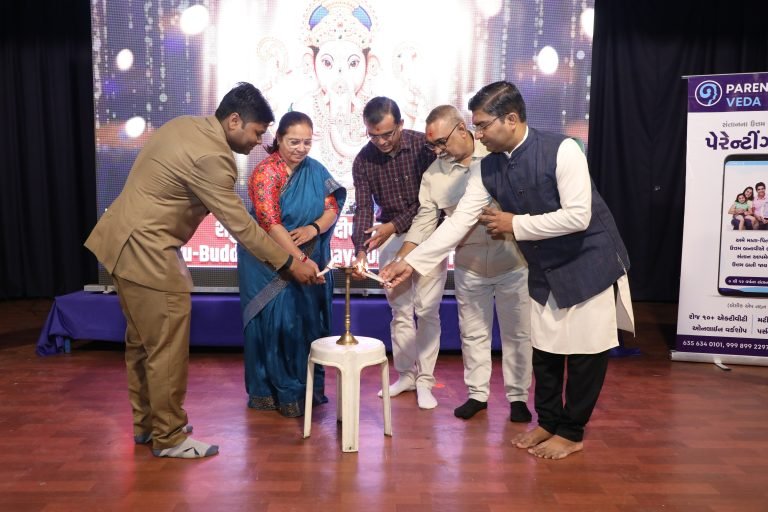 parenting veda mobile application best parenting app online course in gujarati and hindi daily parenting activity parenting webinar seminar workshop kit personal counseling child brain development child behavioral issue jitendra timbadiya - seminar photo gallery