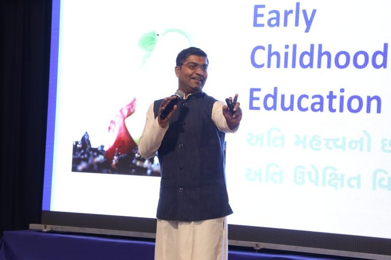 parenting veda mobile application best parenting app online course in gujarati and hindi daily parenting activity parenting webinar seminar workshop kit personal counseling child brain development child behavioral issue jitendra timbadiya - seminar photo gallery